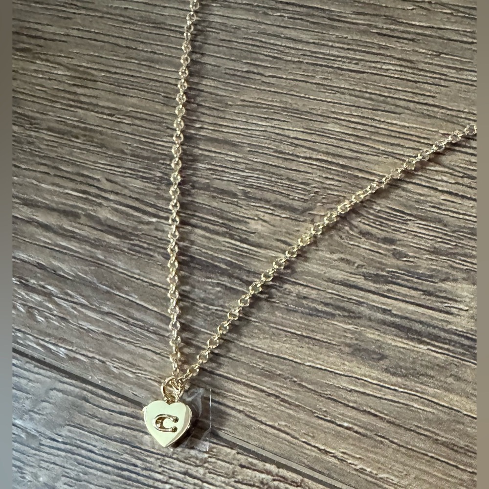 COACH-NWT Gold Tone Dainty Heart Pendant & Chain - Picture 2 of 10